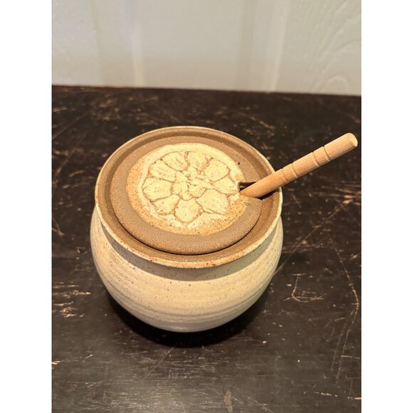 Handcrafted Ceramic Art Pottery Honey Pot Lid & Wooden Dipper Speckled Signed - Picture 3 of 8